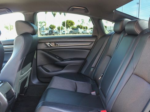 Used 2018 Honda Accord Sport image 19