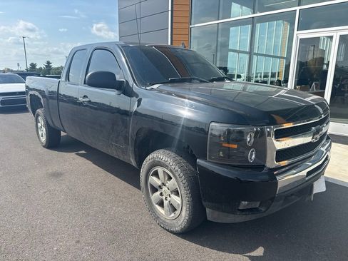 Used 2011 Chevrolet Silverado 1500 LT w/ All-Star Edition AWD/4WD image 3