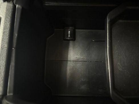 Used 2016 Toyota Highlander XLE FWD image 29
