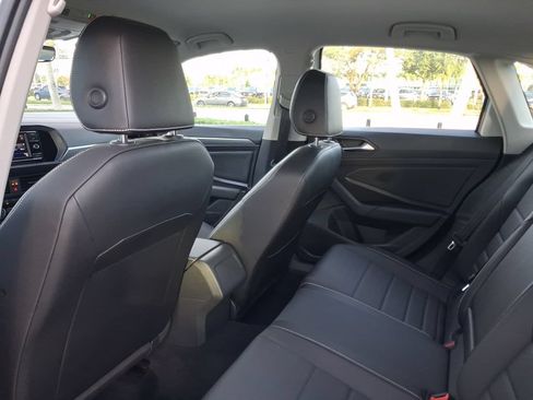 Certified 2022 Volkswagen Jetta SE FWD image 7