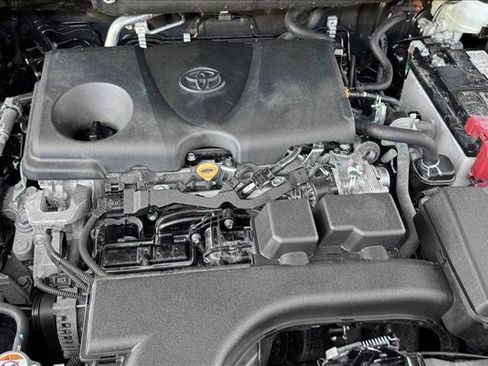 Used 2025 Toyota RAV4 XLE image 21