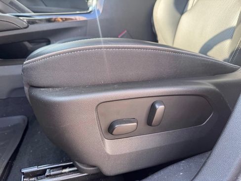 Used 2023 Buick Envision Essence FWD image 12