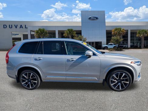 Used 2023 Volvo XC90 B5 Plus image 3