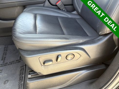 Used 2024 Chevrolet Suburban Z71 w/ Off-Road Capability Package image 35