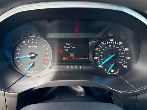Used 2020 Ford Edge SE FWD image 28