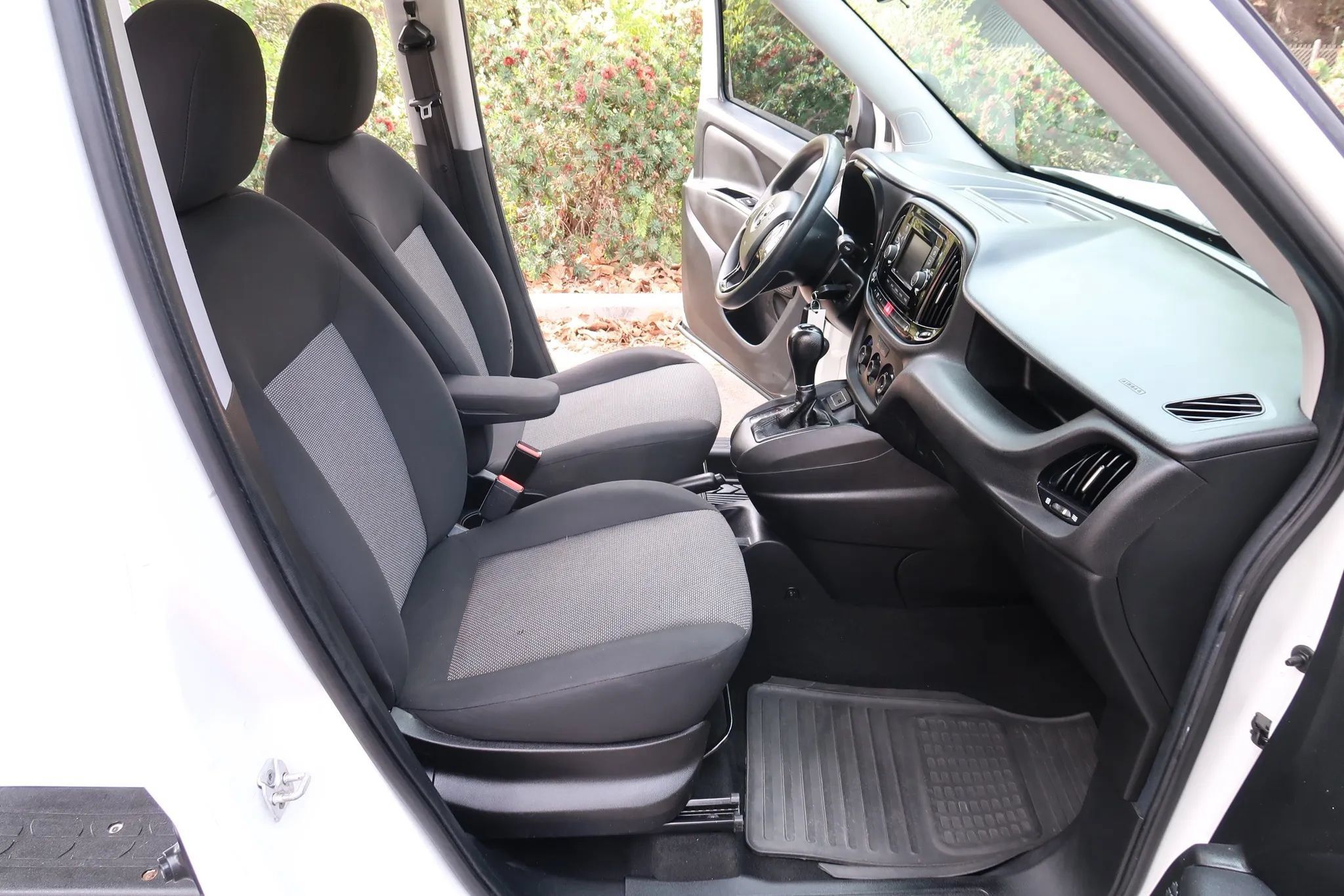Used 2018 RAM ProMaster City Tradesman FWD image 15