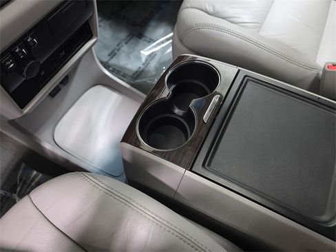 Used 2017 Toyota Sienna XLE Premium image 25