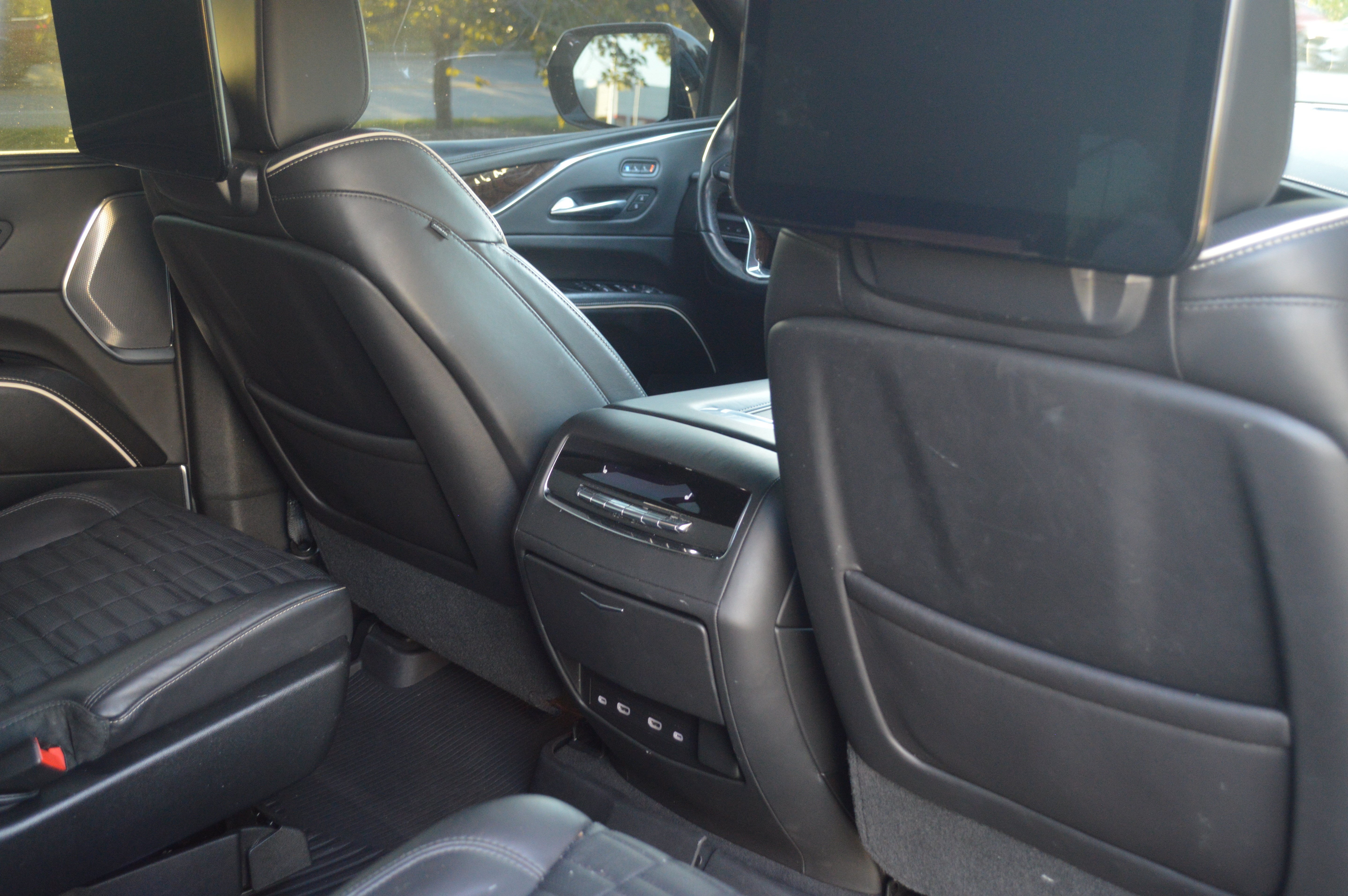 Used 2021 Cadillac Escalade Premium Luxury Platinum AWD/4WD image 31