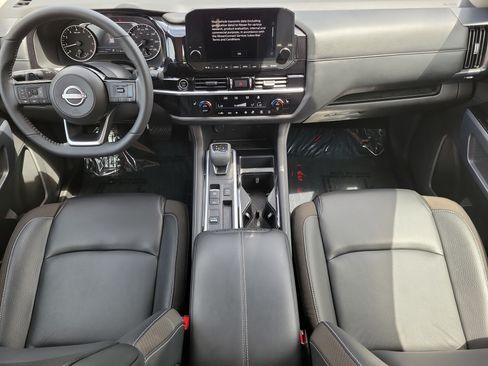 Certified 2024 Nissan Pathfinder SL FWD image 20