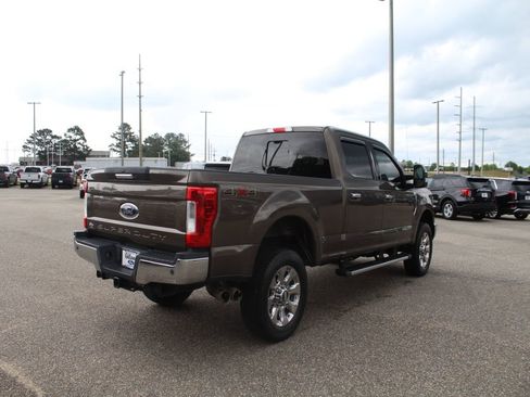 Used 2017 Ford F250 Lariat w/ Chrome Package AWD/4WD image 12