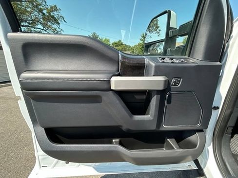 Used 2022 Ford F250 Lariat w/ Lariat Value Package AWD/4WD image 22
