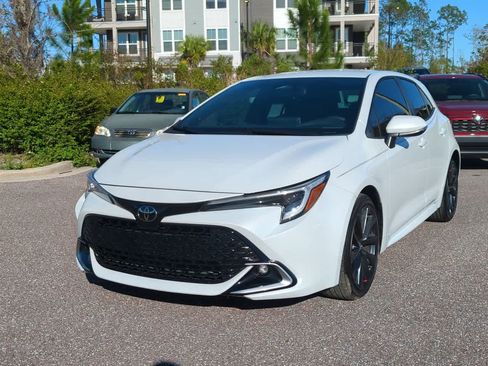 Certified 2025 Toyota Corolla XSE image 2