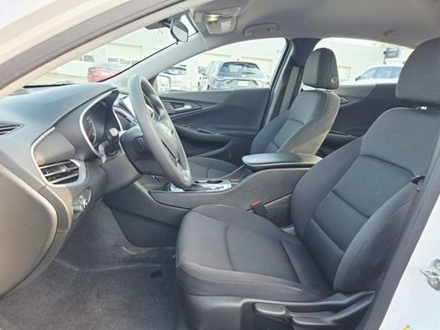Used 2024 Chevrolet Malibu LT FWD image 9