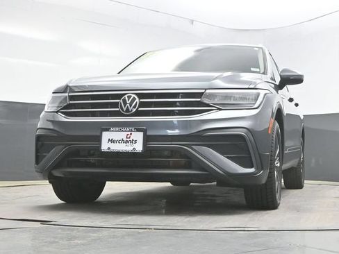 Used 2022 Volkswagen Tiguan SE w/ Panoramic Sunroof Package AWD/4WD image 27