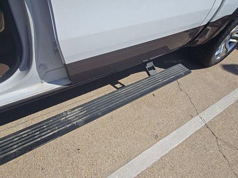 Used 2019 RAM 1500 Limited AWD/4WD image 17