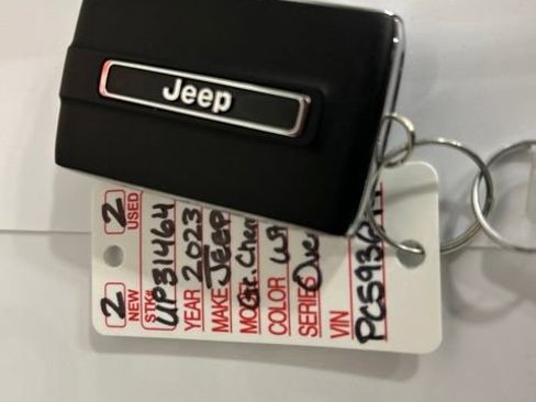 Used 2023 Jeep Grand Cherokee Overland AWD/4WD image 34
