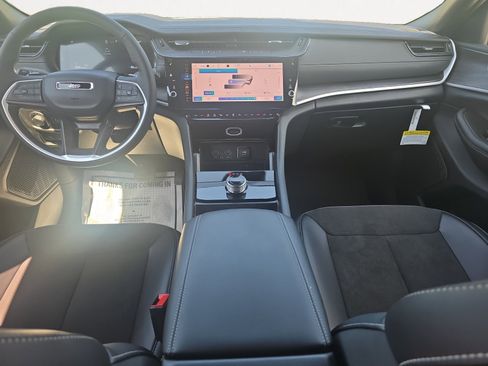 New 2026 Jeep Grand Cherokee L 2WD image 3