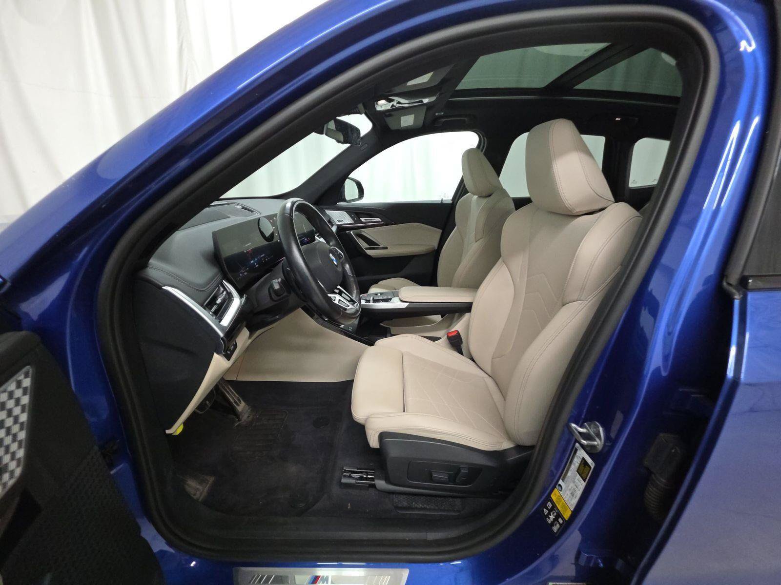 Used 2023 BMW X1 xDrive28i w/ Premium Package AWD/4WD image 2