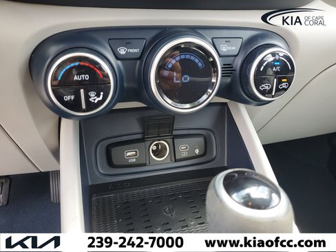 Used 2023 Hyundai Venue Limited w/ Cargo Package image 25