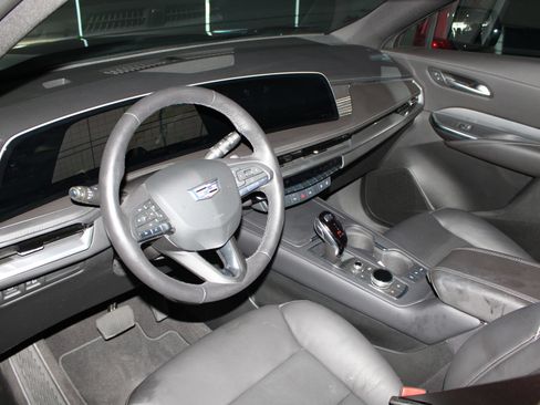 Used 2024 Cadillac XT4 Premium Luxury FWD image 26