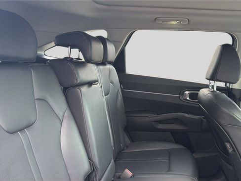 Used 2024 Kia Sorento S w/ Panoramic Sunroof Package FWD image 19