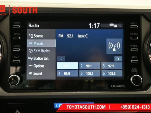 Used 2022 Toyota Tacoma TRD Sport AWD/4WD image 15