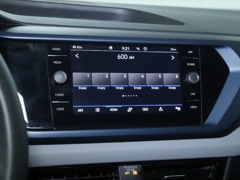 Certified 2022 Volkswagen Taos SE w/ Panoramic Sunroof Package AWD/4WD image 27