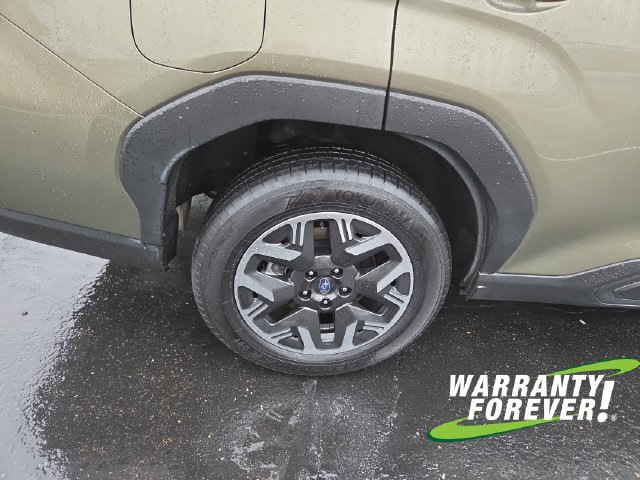 Used 2025 Subaru Forester Premium AWD/4WD image 21