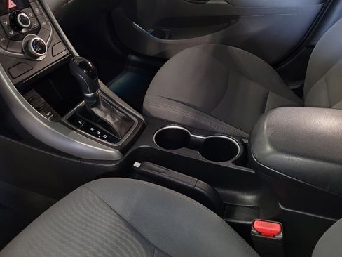 Used 2016 Hyundai Elantra SE FWD image 26