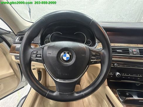 Used 2015 BMW 750Li RWD image 4