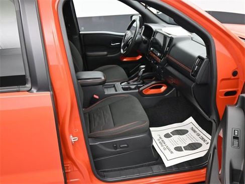 Used 2025 Nissan Frontier PRO-4X image 16