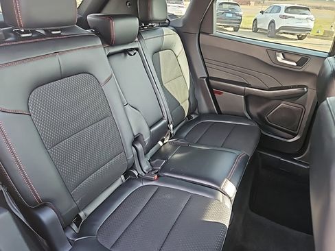 Used 2025 Ford Escape ST-Line image 18