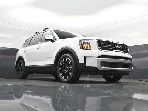 Used 2024 Kia Telluride SX w/ Towing Package FWD image 44
