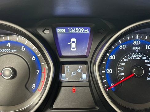 Used 2017 Hyundai Elantra GT image 17