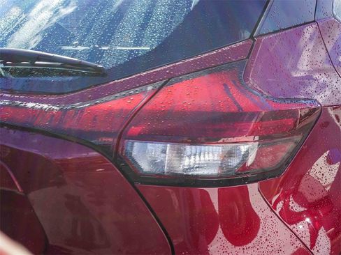 Used 2023 Nissan Kicks SR image 7