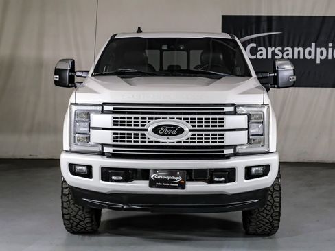 Used 2019 Ford F250 Platinum w/ Platinum Ultimate Package image 3