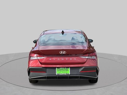 Used 2024 Hyundai Elantra SEL FWD image 4