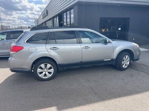 Used 2011 Subaru Outback 2.5i Limited w/ PWR Moonroof Pkg image 3