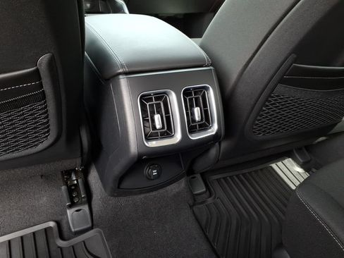 Certified 2026 Kia Sorento LX FWD image 10
