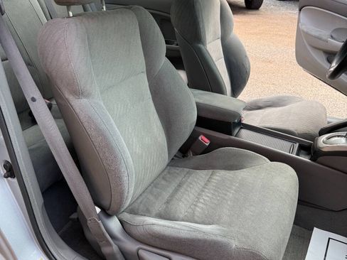 Used 2010 Honda Civic LX image 16