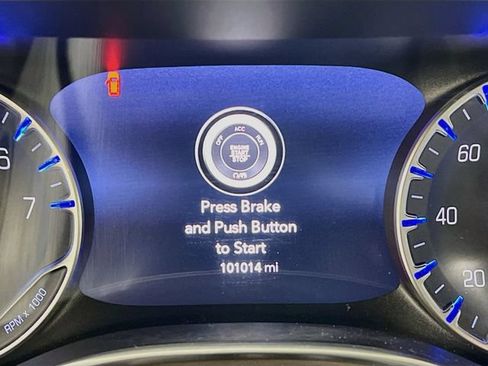 Used 2019 Chrysler Pacifica Touring-L Plus w/ Advanced Safetytec Group FWD image 10