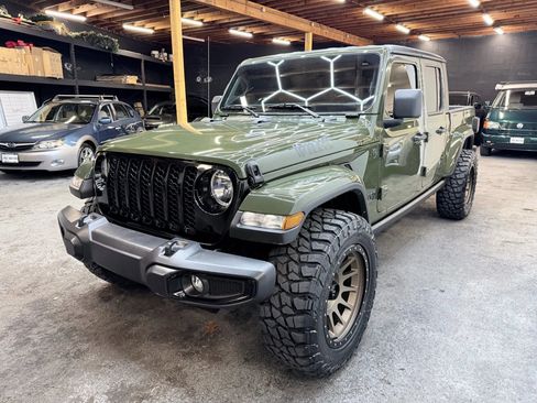 Used 2021 Jeep Gladiator Sport image 5