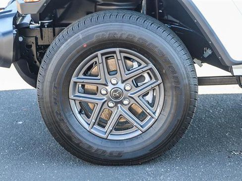 New 2025 Jeep Gladiator Sport image 8