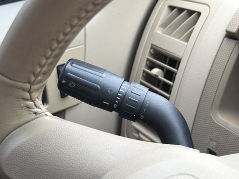 Used 2010 Ford Escape XLT FWD image 16