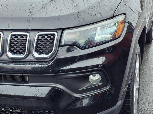 Used 2024 Jeep Compass Latitude image 24