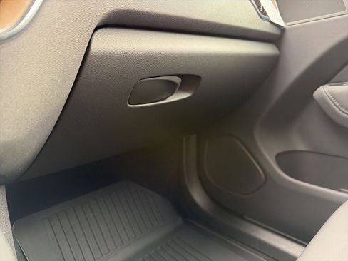 New 2026 Volvo XC60 B5 Plus w/ Climate Package image 51