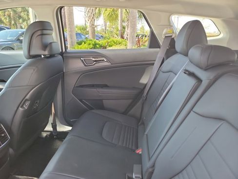 Used 2024 Kia Sportage SX Prestige image 12