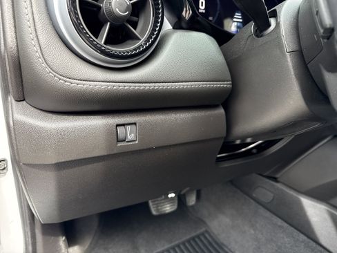 Used 2024 Chevrolet Colorado LT RWD image 15