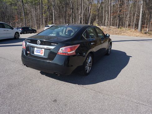 Used 2013 Nissan Altima 3.5 SL w/ Technology Pkg image 21