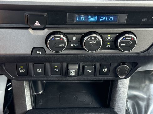 Used 2022 Toyota Tacoma TRD Sport w/ Technology Package RWD image 24